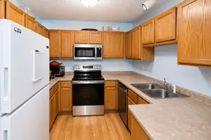 915 Harmony Path, Norwood Young America, MN 55397 - Photo 9