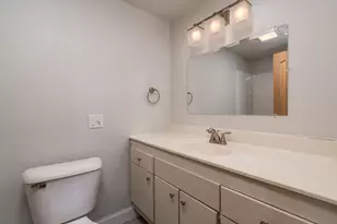 128 Sylvia St, Mankato, MN 56001 - Photo 33