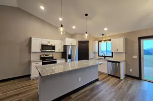 913 Three Lakes Ct, Madison Lake, MN 56063 - Photo 5