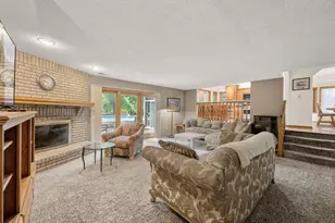 240 Cottonwood Dr, Vadnais Heights, MN 55127 - Photo 25