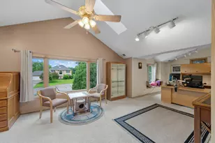 240 Cottonwood Dr, Vadnais Heights, MN 55127 - Photo 49