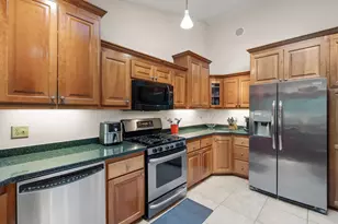 240 Cottonwood Dr, Vadnais Heights, MN 55127 - Photo 19