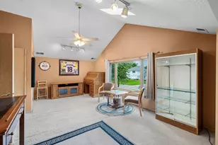 240 Cottonwood Dr, Vadnais Heights, MN 55127 - Photo 51