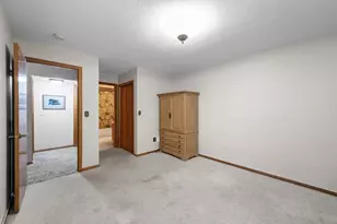 240 Cottonwood Dr, Vadnais Heights, MN 55127 - Photo 31