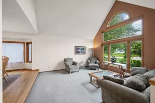 240 Cottonwood Dr, Vadnais Heights, MN 55127 - Photo 11