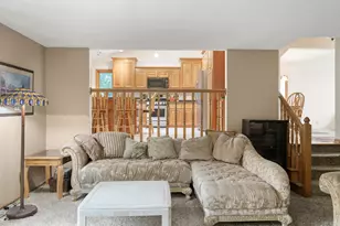 240 Cottonwood Dr, Vadnais Heights, MN 55127 - Photo 23