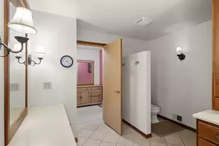 240 Cottonwood Dr, Vadnais Heights, MN 55127 - Photo 45