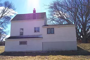 905 Golf Ave SW, Pine City, MN 55063 - Photo 5