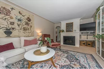 154 E Buffalo Street, Duluth, MN 55811 - Photo 7