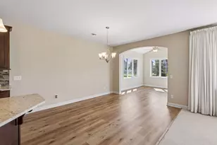 1055 Roselyn Dr, Victoria, MN 55386 - Photo 9
