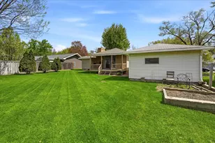 1209 Vincent Pl, Chaska, MN 55318 - Photo 23