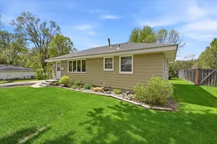 1209 Vincent Pl, Chaska, MN 55318 - Photo 3