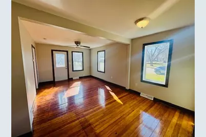 316 Lawrence Street, Marshall, MN 56258 - Photo 5