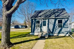 316 Lawrence St, Marshall, MN 56258 - Photo 1