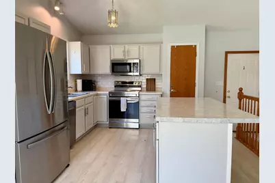 3818 Strathmore Lane SE, Rochester, MN 55904 - Photo 3