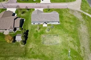906 Sunrise Blvd, Redwood Falls, MN 56283 - Photo 7