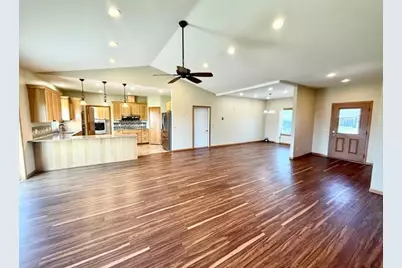 906 Sunrise Boulevard, Redwood Falls, MN 56283 - Photo 21