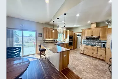 906 Sunrise Boulevard, Redwood Falls, MN 56283 - Photo 15