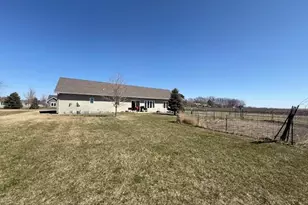 906 Sunrise Blvd, Redwood Falls, MN 56283 - Photo 13