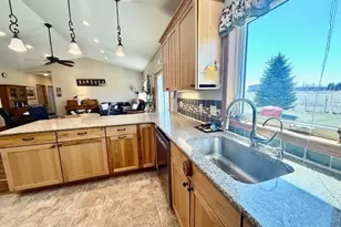 906 Sunrise Blvd, Redwood Falls, MN 56283 - Photo 27