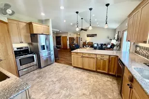 906 Sunrise Blvd, Redwood Falls, MN 56283 - Photo 19