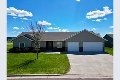 906 Sunrise Boulevard, Redwood Falls, MN 56283 - Photo 3