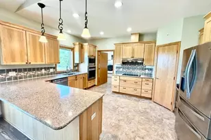 906 Sunrise Blvd, Redwood Falls, MN 56283 - Photo 25