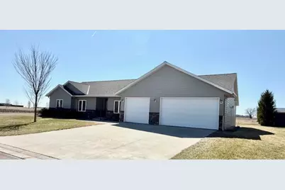 906 Sunrise Boulevard, Redwood Falls, MN 56283 - Photo 5