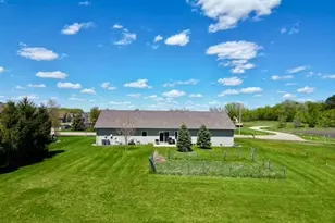 906 Sunrise Blvd, Redwood Falls, MN 56283 - Photo 7