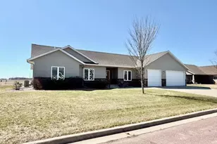 906 Sunrise Blvd, Redwood Falls, MN 56283 - Photo 1