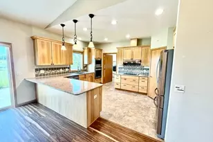 906 Sunrise Blvd, Redwood Falls, MN 56283 - Photo 21