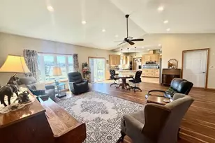 906 Sunrise Blvd, Redwood Falls, MN 56283 - Photo 33