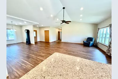 906 Sunrise Boulevard, Redwood Falls, MN 56283 - Photo 23