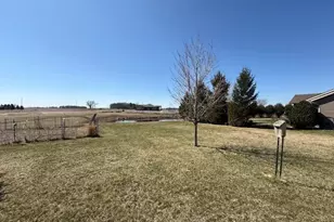 906 Sunrise Blvd, Redwood Falls, MN 56283 - Photo 15