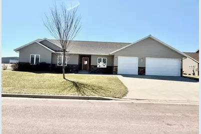 906 Sunrise Boulevard, Redwood Falls, MN 56283 - Photo 9