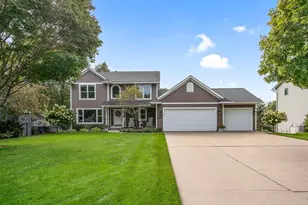592 Vicki Ln, Shoreview, MN 55126 - Photo 1