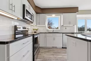 592 Vicki Ln, Shoreview, MN 55126 - Photo 13