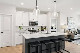 12439 Drayton Trl, Apple Valley, MN 55124 - Photo 9