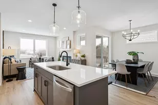 12439 Drayton Trl, Apple Valley, MN 55124 - Photo 15