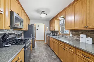 115 S Walnut St, Belle Plaine, MN 56011 - Photo 3