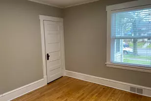 1189 Hawthorne Ave E, Saint Paul, MN 55106 - Photo 7