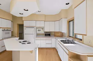 5915 Sweetwater Cir, Excelsior, MN 55331 - Photo 21