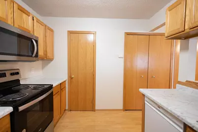 2005 Southcross Drive W #1006, Burnsville, MN 55306 - Photo 3