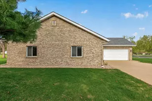 901 W Main St, Belle Plaine, MN 56011 - Photo 21
