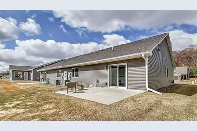 4881 Field Crest Lane, Eau Claire, WI 54701 - Photo 17