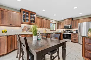 10408 Wyoming Ave S, Bloomington, MN 55438 - Photo 9