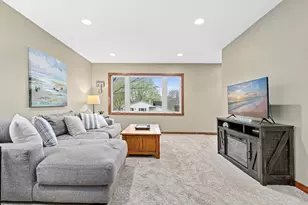 10408 Wyoming Ave S, Bloomington, MN 55438 - Photo 7