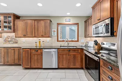 10408 Wyoming Avenue S, Bloomington, MN 55438 - Photo 11