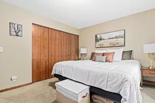 10408 Wyoming Ave S, Bloomington, MN 55438 - Photo 17
