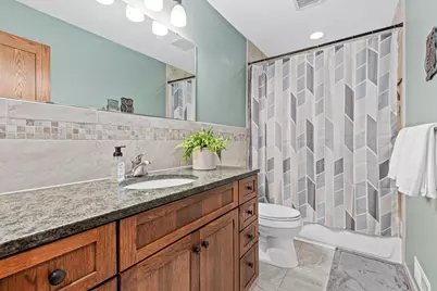 10408 Wyoming Avenue S, Bloomington, MN 55438 - Photo 19